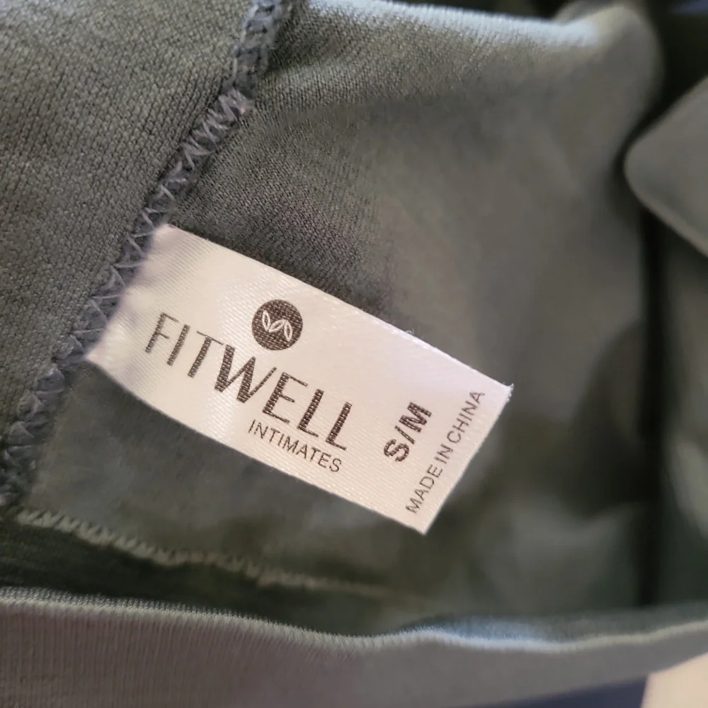 🌿Bra Lot of 3 Women's Small/Medium Sports Bras in Blue, Green, Black & White - Picture 4 of 6